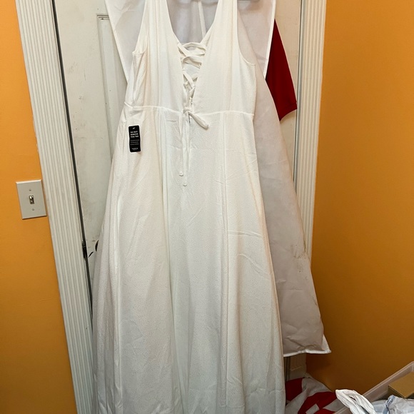 Torrid Wedding Dress - Picture 5 of 8